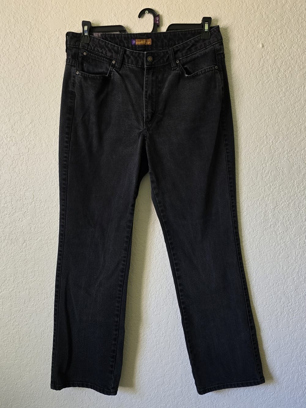 Aura Straight-Leg Women's Jeans in Black Wash Long Rise